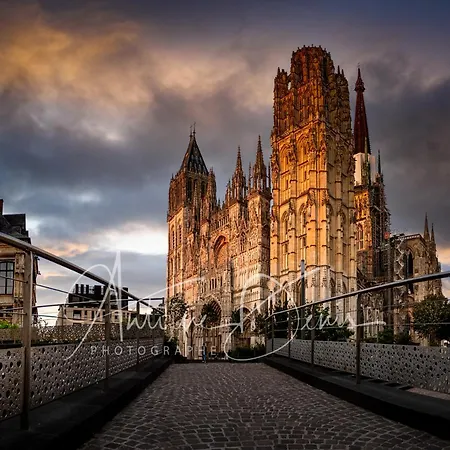 Olympe By Kleidos, 4p, Rue Calme, Centre Historique, Proche Gare Apartment *