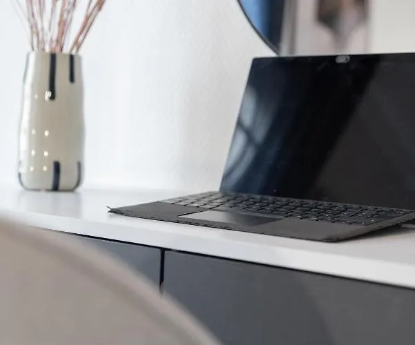 Olympe By Kleidos, 4p, Rue Calme, Centre Historique, Proche Gare Apartment *