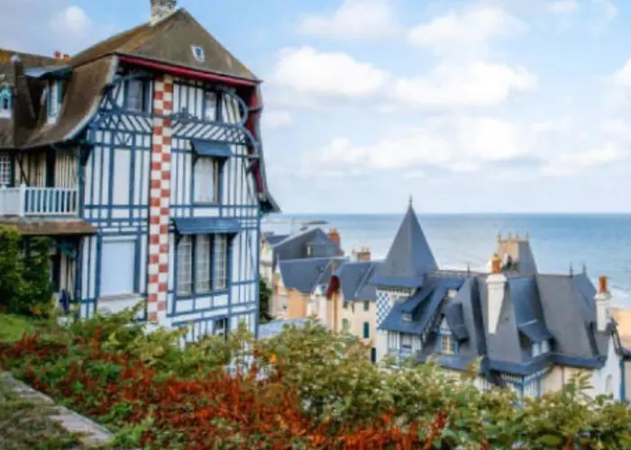 Apartment Olympe By Kleidos, 4p, Rue Calme, Centre Historique, Proche Gare